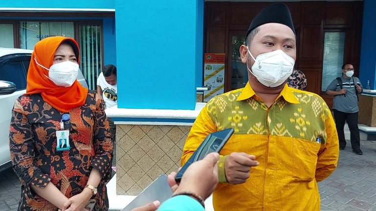 Bupati Gus Yani didampingi Dirut Perumda Giri Tirta Siti Aminatus Zariyah. SP
