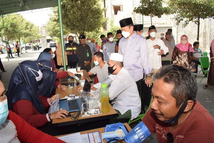 Warga Lamongan sangat antusias untuk mengikuti vaksin. SP/MUHAJIRIN KASRUN
