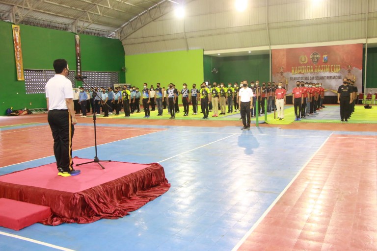 Kapolda Jawa Timur Irjen Pol Nico Afinta sat mrmbuka acara. SP/Her