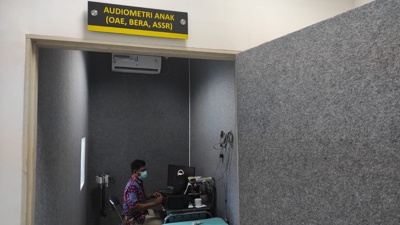 Petugas RSUD Gambiran Kota Kediri