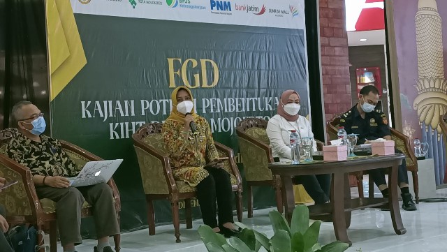 FGD (focus group discussion) Kajian Potensi Pembentukan KIHT di Kota Mojokerto Tahun 2021 di Grand Atrium Sunrise Mall, jalan Benteng Pancasila, Rabu (08/12/2021) malam.  SP/Dwy AS