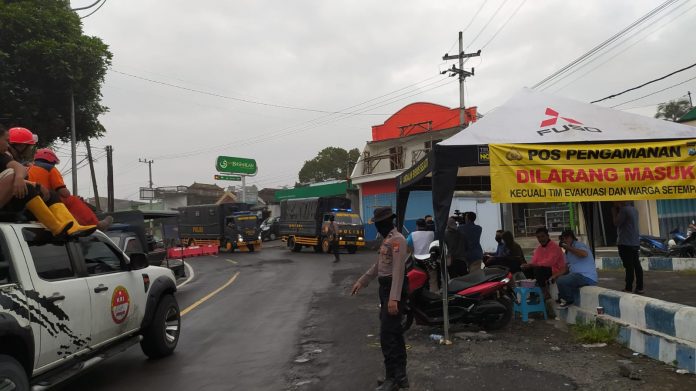 Salah satu titik penyekatan di Candipuro. 