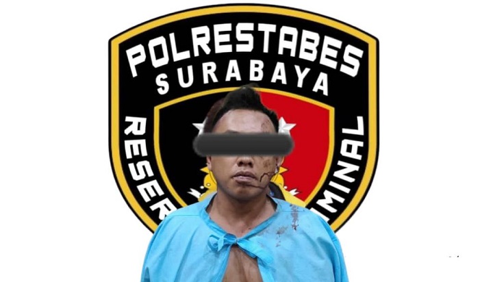 Tersangka saat diamankan polisi. SP/Bayu
