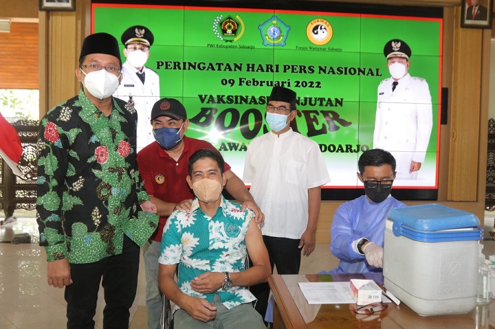 Pemkab Sidoarjo menggelar Vaksinasi Booster di Pendopo Kabupaten Sidoarjo, Rabu (9/2/2022). SP/Sugeng Purnomo
