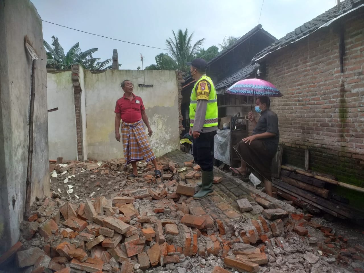 Polisi saat mendatangi TKP. SP/Hadi Lestariono