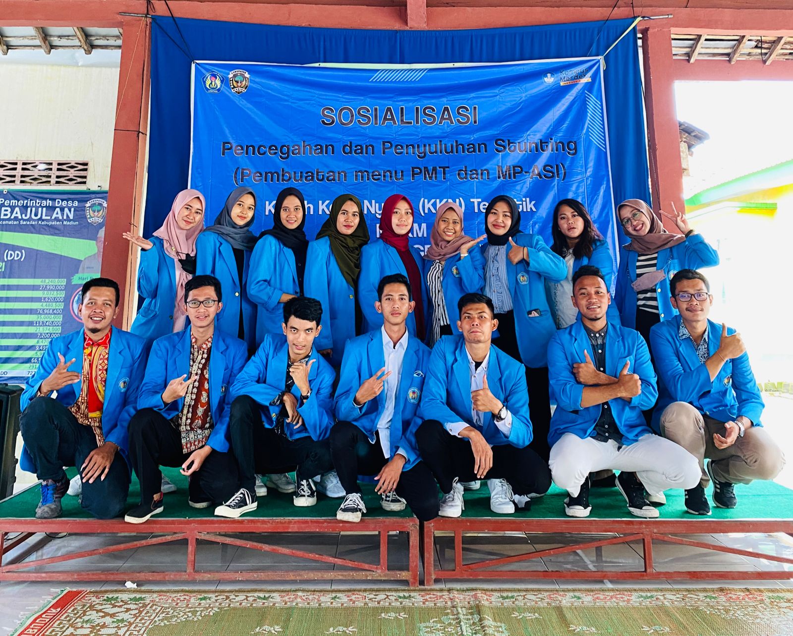 Kelompok 19 mahasiswa UNIPMA yang KKN di Desa Bajulan Kab Madiun