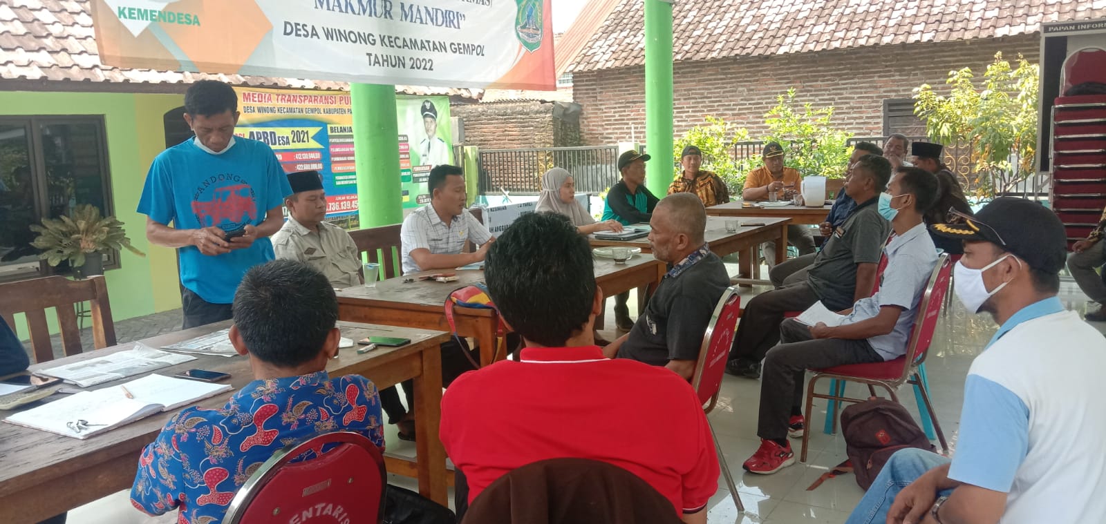 Kades Winong Gempol Suyanto dalam rapat Program ketahan pangan. SP/Hikmah