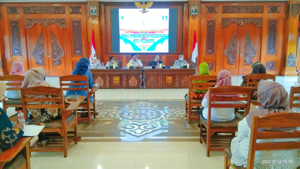 Dinas P dan K Kota Mojokerto saar menggelar Bimtek penguatan peran bunda PAUD Kecamatan dan Kelurahan se Kota Mojokerto di Gedung Sabha Mandala Madya, Pemkot Mojokerto. SP/Dwy AS