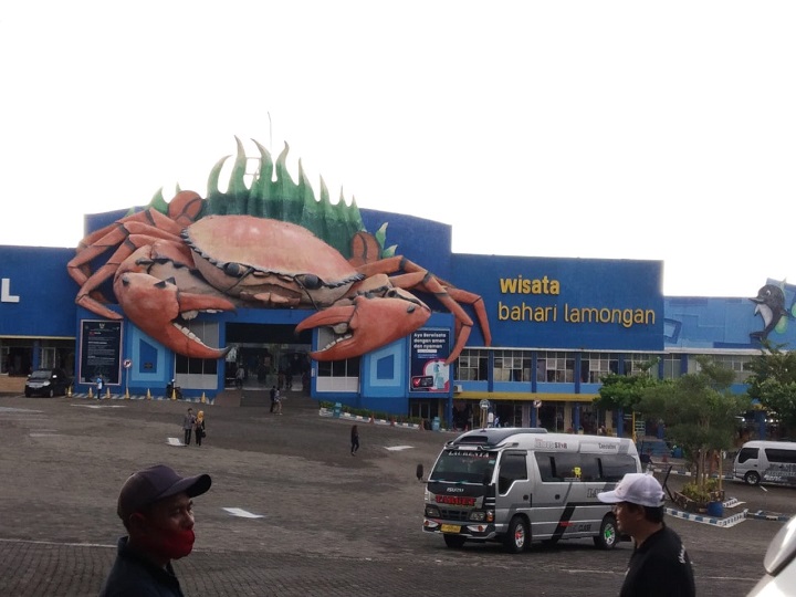 Wisata Bahari Lamongan sudah mulai didatangi oleh warga untuk menikmati berbagai wahana di wisata dekat laut ini. SP/MUHAJIRIN KASRUN