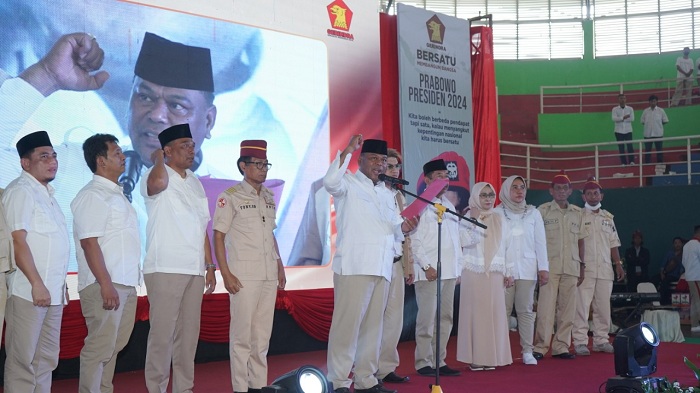 Kader Partai Gerindra Surabaya dan Sidoarjo melakukan deklarasi mendukung Prabowo Subianto untuk maju dalam Pilpres 2024 di Gedung Olahraga Indoor Kabupaten Sidoarjo, Minggu (5/6/2022). SP/Purnomo
