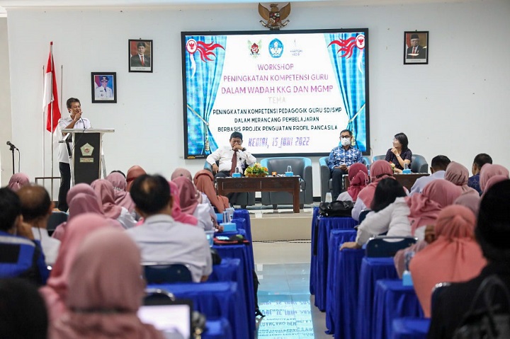 Dinas Pendidikan Kota Kediri menggelar Workshop Peningkatan Kompetensi Guru dalam Wadah KKG dan MGMP