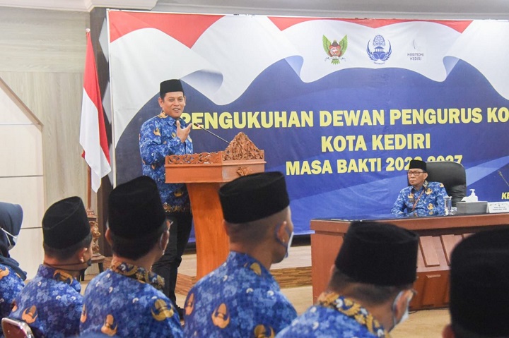 Wali Kota Kediri Abdullah Abu Bakar memiliki beberapa harapan kepada pengurus Dewan Pengurus Korps Pegawai Negeri Republik Indonesia (KORPRI) Kota Kediri.