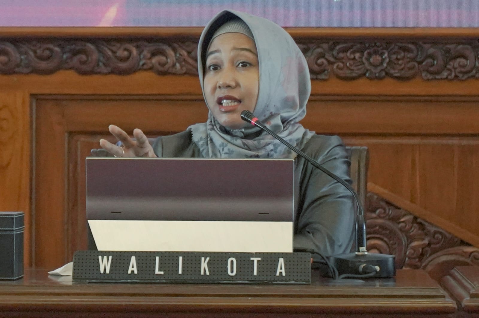 Walikota Ning Ita saat memberi arahan dalam sosialisasi 