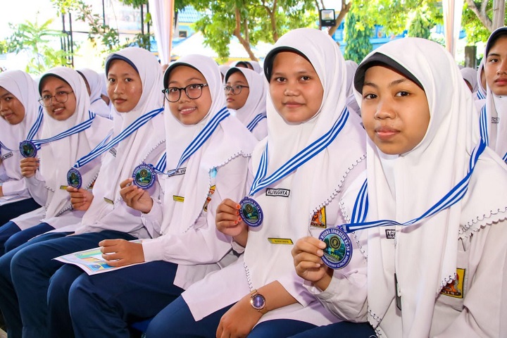 Pelajar di Lamongan sumringah atas soft opening launching pendidikan perintis. SP/MUHAJIRIN KASRUN