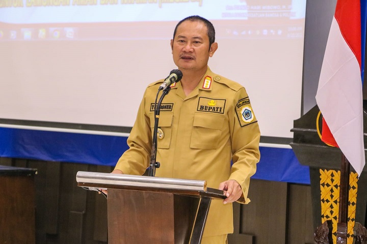 Bupati saat membuka kegiatan silaturahmi Da’i dan Khatib yang dilaksanakan pada Senin (22/8/2022) di Aula Gajah Mada Pemkab Lamongan. SP/MUHAJIRIN