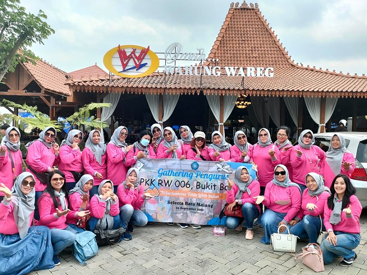 Gathering PKK Perum Bukit Bambe RW 06 Driyorejo Gresik