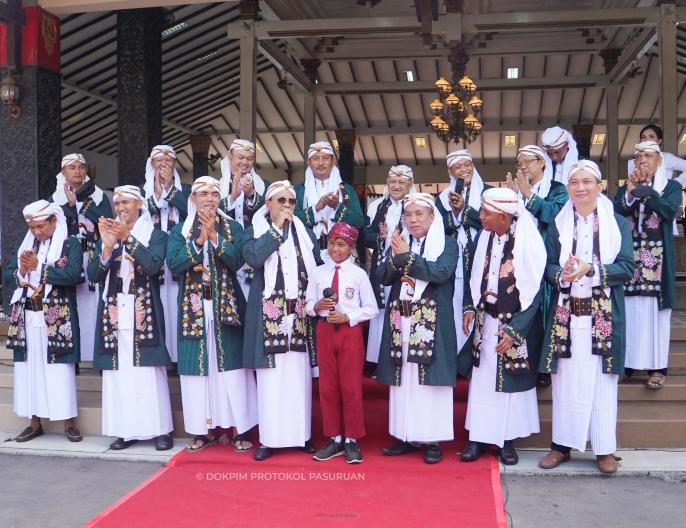 Bupati dan Wakil Bupati Pasuruan beserta Forkopimda saat seremonial hari jadi Kabupaten Pasuruan 1093.