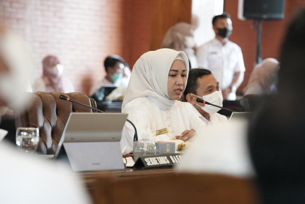 Wali Kota Mojokerto Ika Puspitasari saat evaluasi SAKIP dengan tim evaluator Kemenpan RB