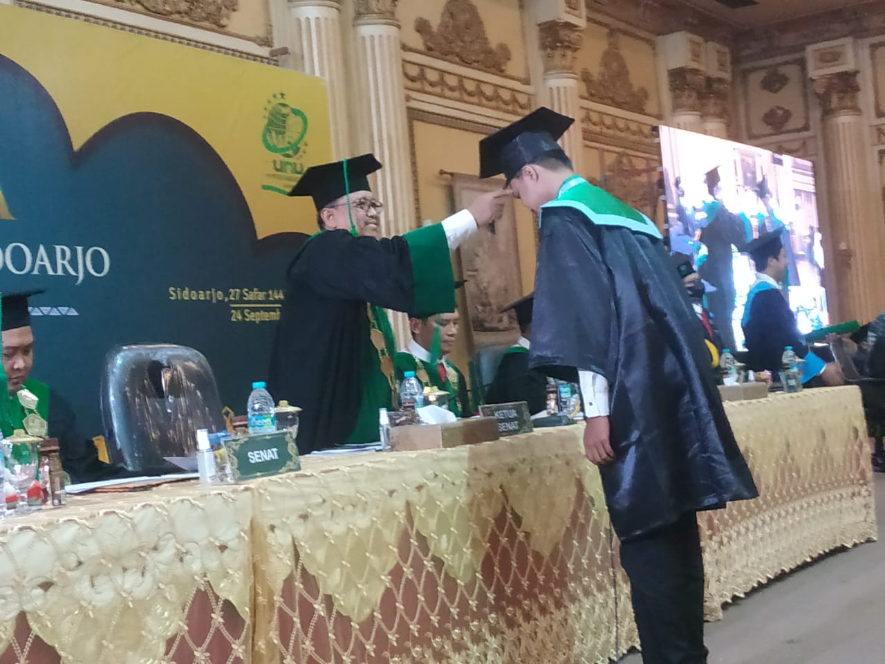 Rektor Unusida Sidoarjo DR Fatkul Anam saat wisuda sarjana 