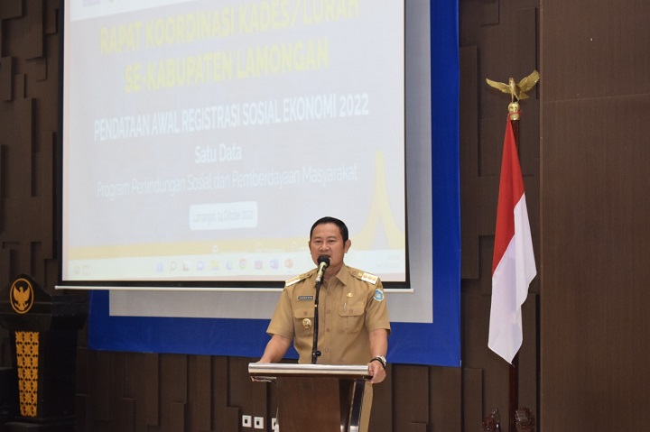 Bupati saat membuka rapat koordinasi antara Pemkab Lamongan beserta jajarannya dan BPS. SP/MUHAJIRIN KASRUN