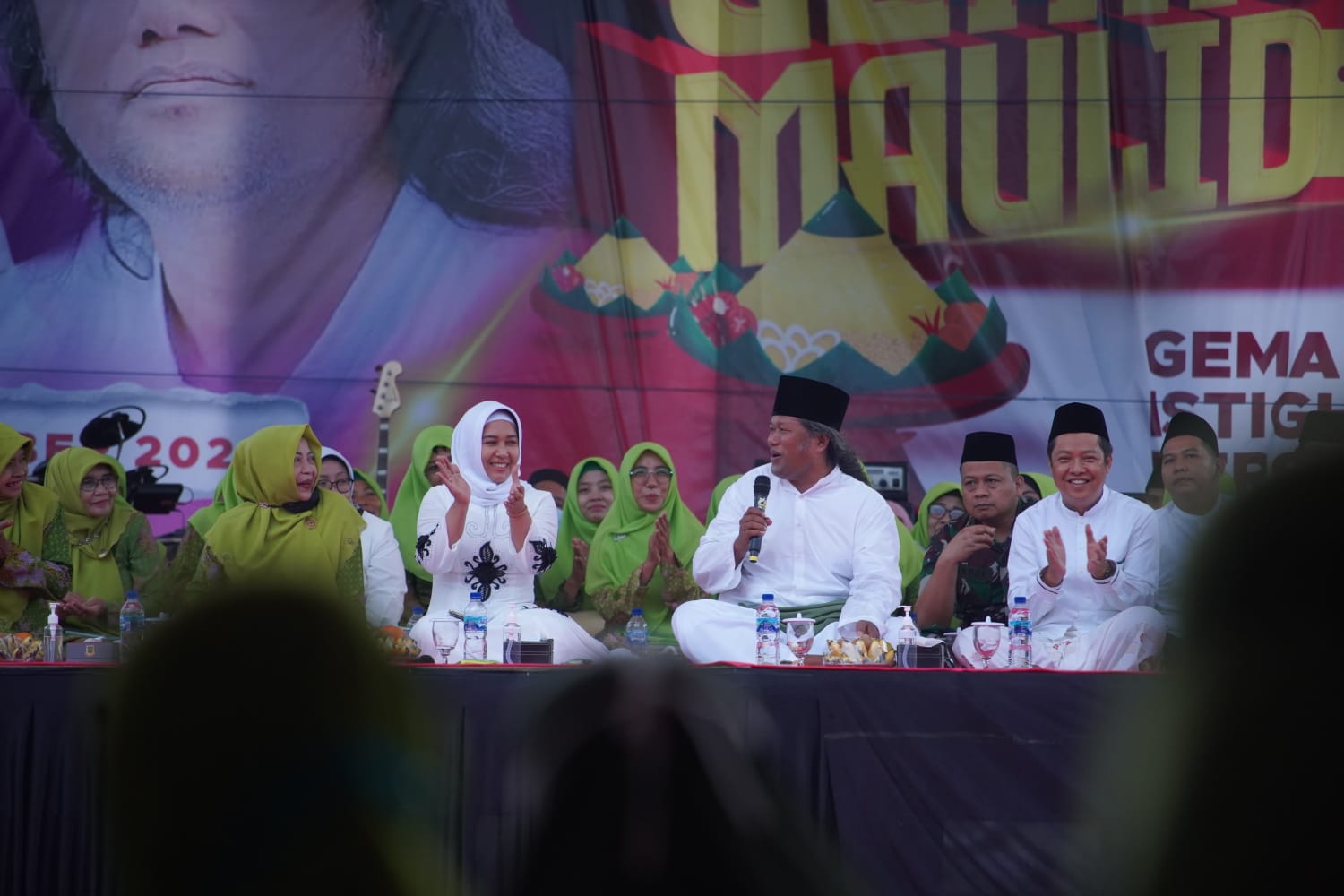 Walikota Ning Ita saat menghadiri acara 'Gema Maulid Kenduri 5000 Layah bersama Gus Muwafik'