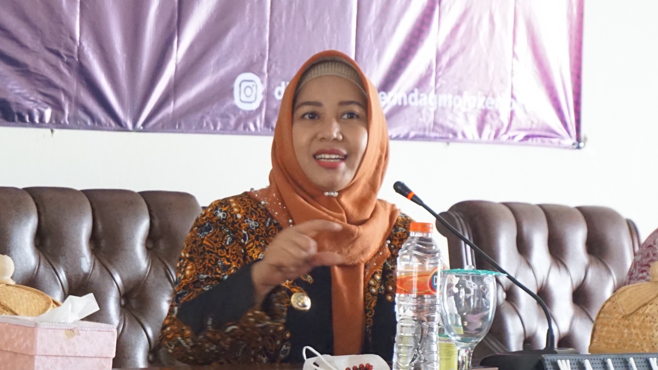 Wali Kota Mojokerto, Ika Puspitasari saat memberikan keterangan kepada media