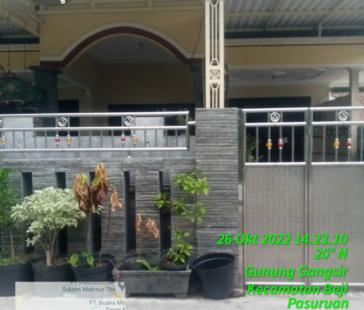 Rumah tempat praktek pengobatan Mr. Mahmud.