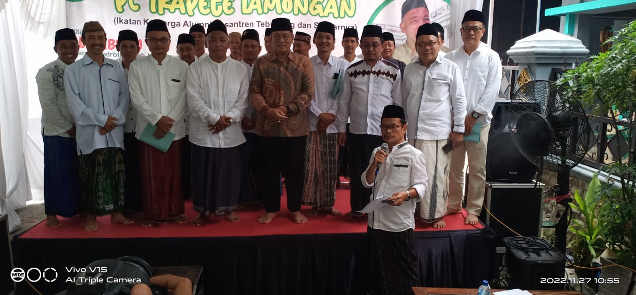 Pengurus Cabang Ikapete Lamongan saat mengikuti proses pelantikan pengurus periode 2022-2024.
FOTO:SP/MUHAJIRIN KASRUN