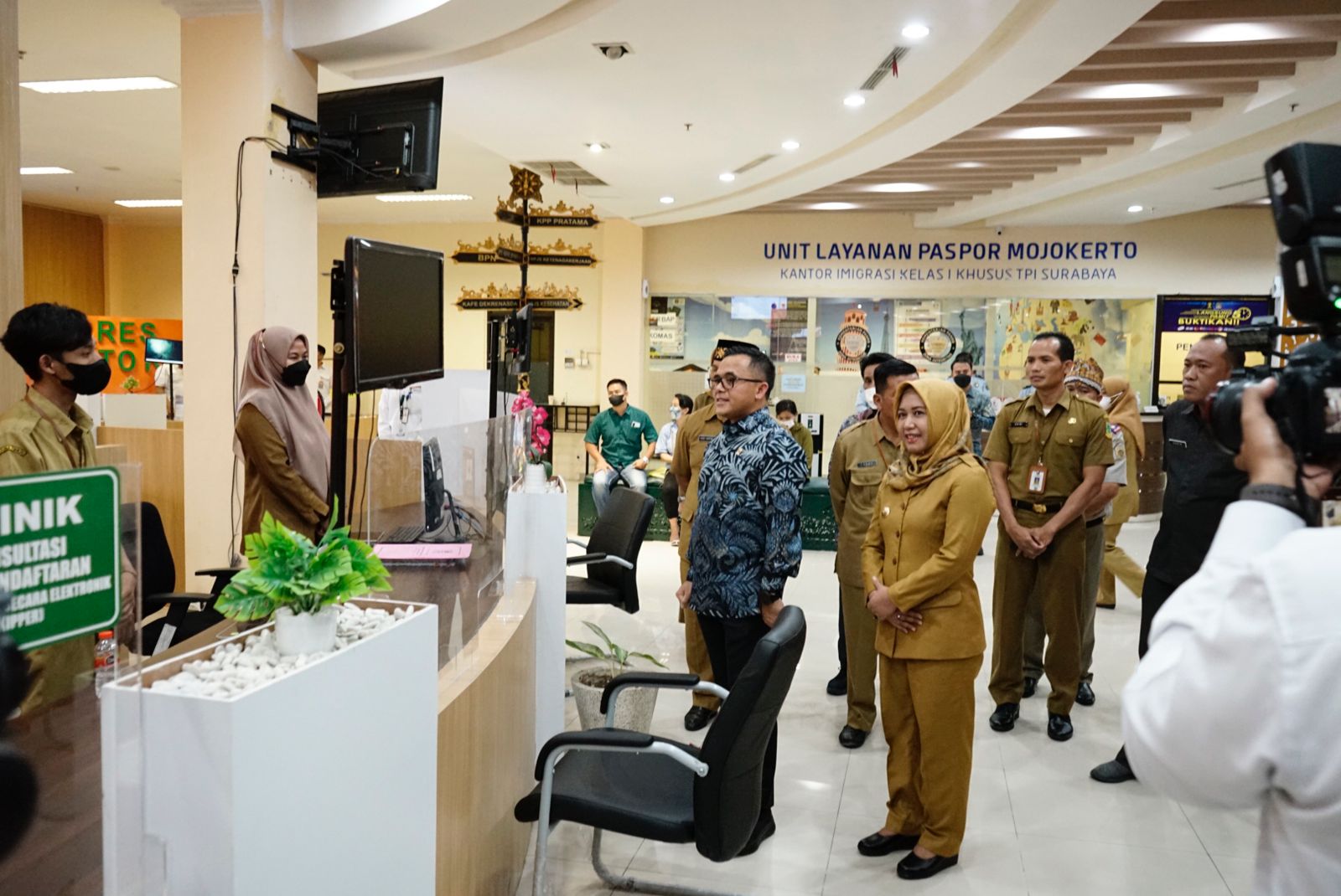 Menteri PANRB Abdullah Azwar Anas saat melakukan kunjungan kerja ke MPP Gajah Mada Kota Mojokerto.