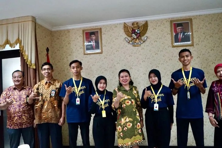 Pengukuhan relawan pajak di kantor DJP Jatim II, Jumat (3/3/2023). Foto: Kanwil DJP Jatim II.