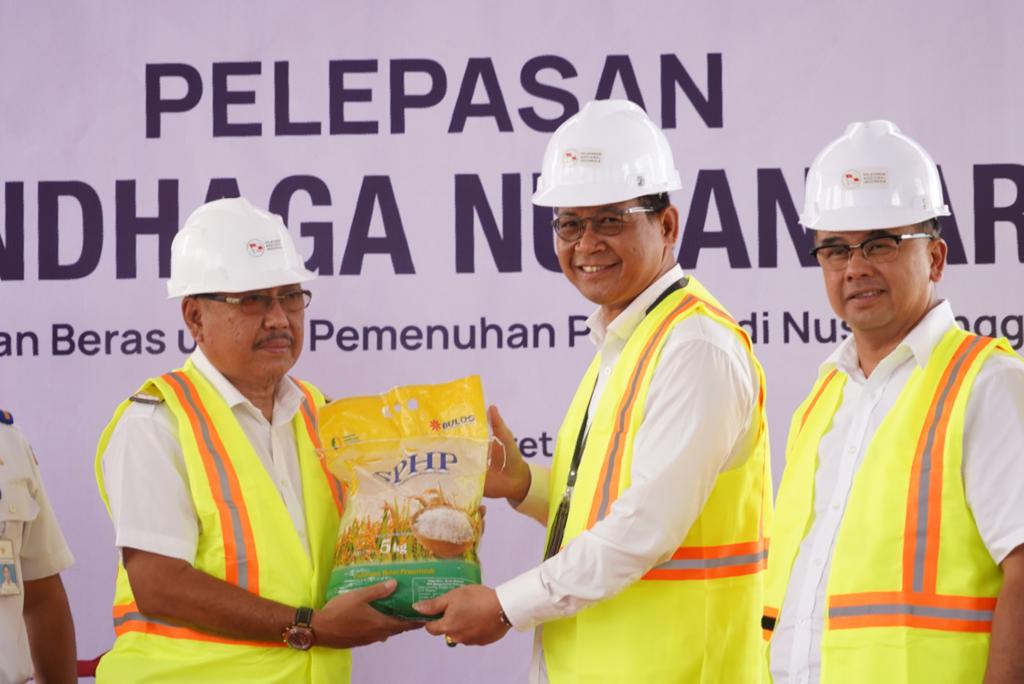 Pelepasan muatan pangan, di Pelabuhan Tanjung Perak, Surabaya, Rabu (29/3/2023).