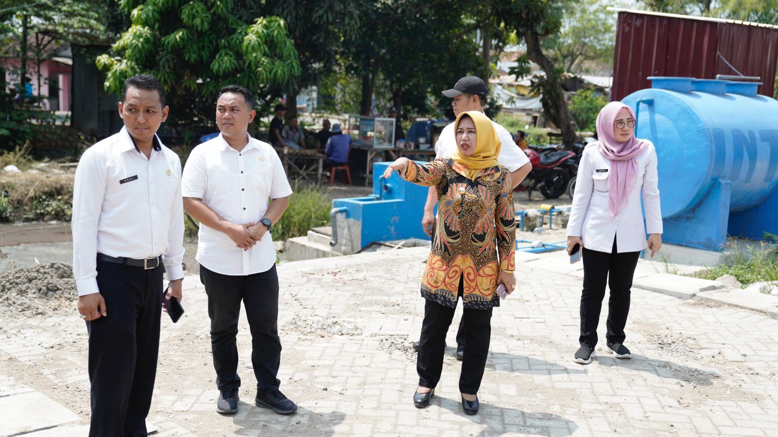 Wali Kota Mojokerto meninjau tugu cagar budaya di sekitar pasar hewan sekarputih yang akan direvitalisasi
