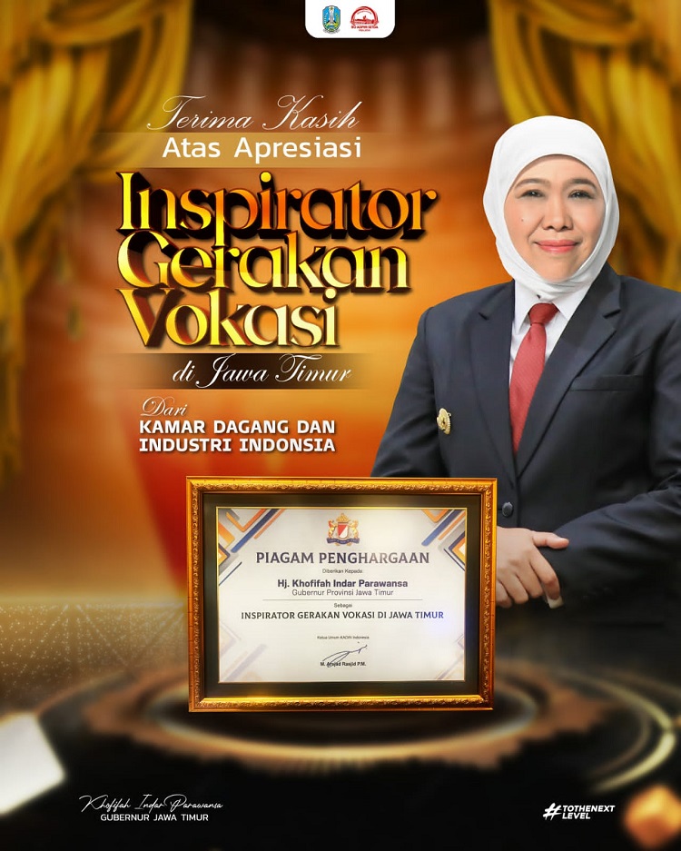 Gubernur Jawa Timur Khofifah Indar Parawansa menerima penghargaan sebagai Inspirator Gerakan Vokasi Jawa Timur dari Kamar Dagang dan Industri (KADIN) Indonesia. SP/ Devan