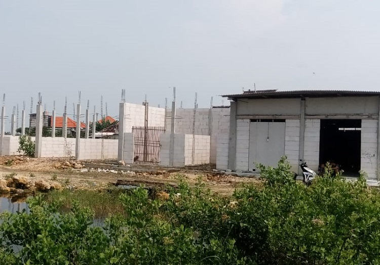 Lokasi lahan seluas 6000 meter persegi yang akan dibangun sebagai pusat kegiatan Kampung Krupuk Desa Srowo, Kecamatan Sidayu, Gresik. SP/ GRS