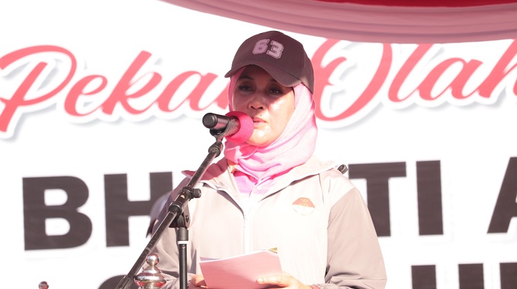 Kajati Jatim, Mia Amiati saat membuka POR HBA ke 63, Senin 17 Juli 2023. SP/ Budi