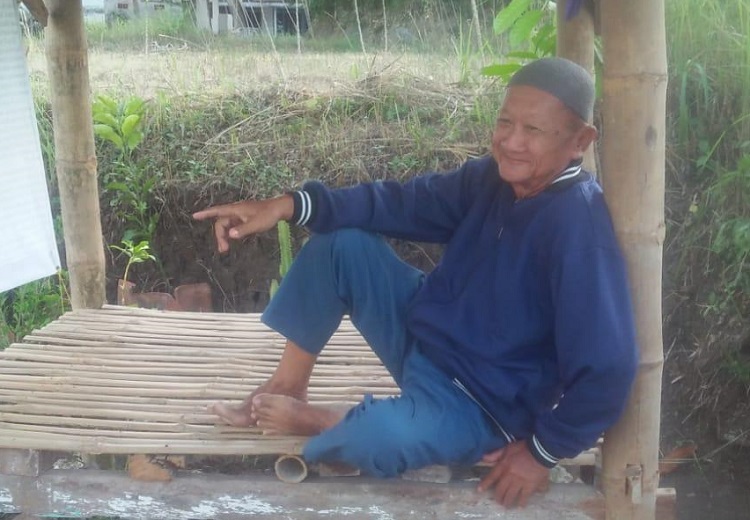 Abdul Hamid Mantan reporter Senior RRI Sumenep, saat berkunjung ke Taman Duribang Rombiya Barat Ganding Sumenep. SP/ Ainur Rahman