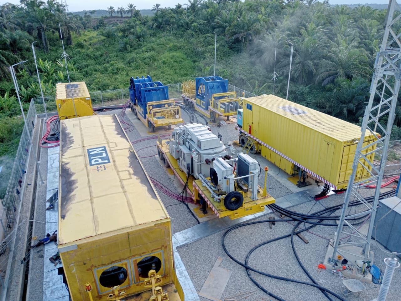 Gardu Induk mobile Gersik kapasitas 2 x 30 megavolt ampere  (MVA) yang dibangun PLN di sekitar titik nol IKN untuk mendukung masa pra konstruksi Ibu Kota Negara Nusantara. Foto/Humas PLN