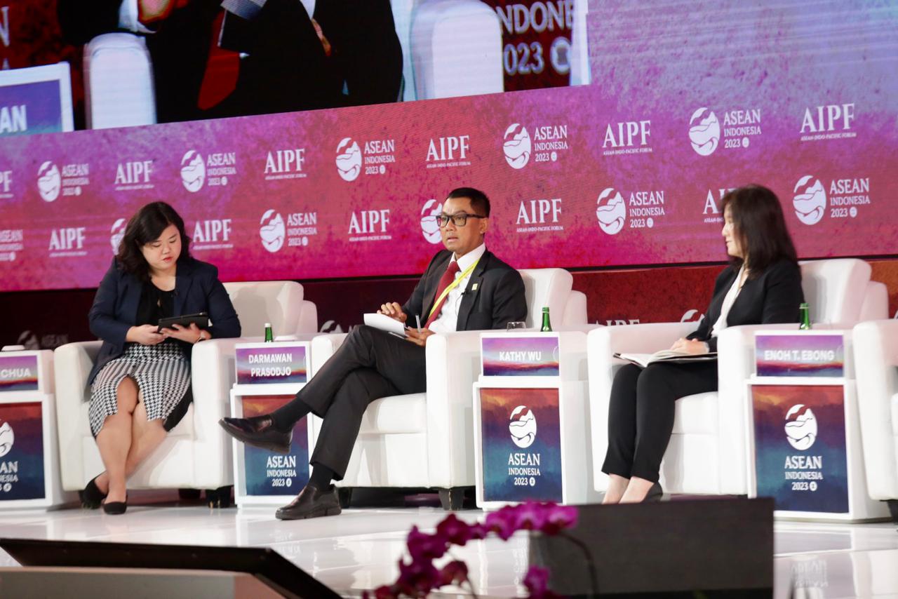 Darmawan Prasodjo Direktur Utama PLN (tengah), saat forum ASEAN-Indo-Pacific di Jakarta. Foto/Humas PLN