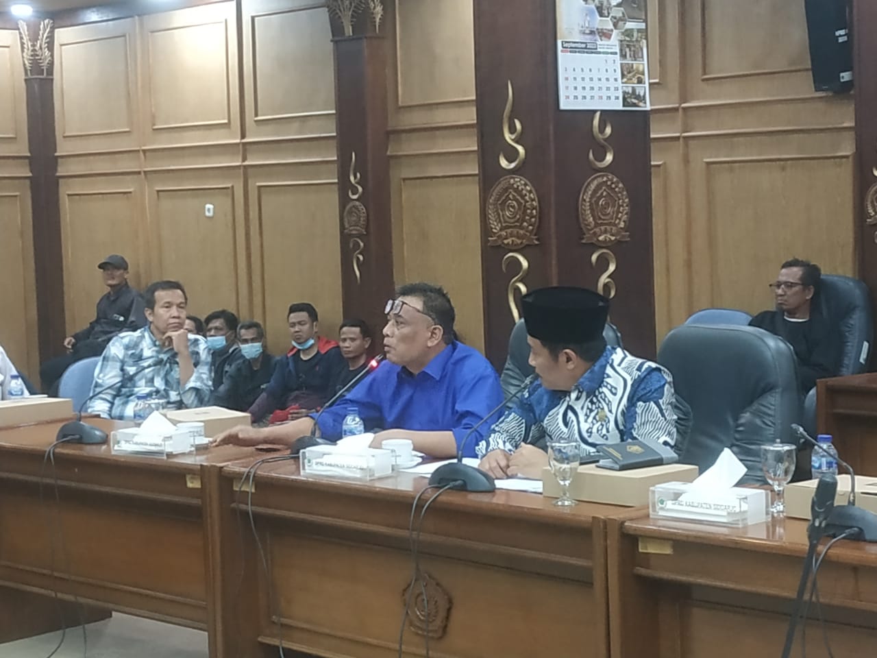 Wakil Ketua DPRD Sidoarjo H Kayan dan Ketua Komisi A DPRD Sidoarjo Dhamroni saat pimpin hearring 