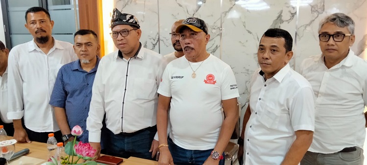 Persaudaraan Pengacara Jawa Timur (PPJT)  memberikan dukungan penuh terhadap Prayitno, Minggu (01/10/2023). SP/ Hikmah