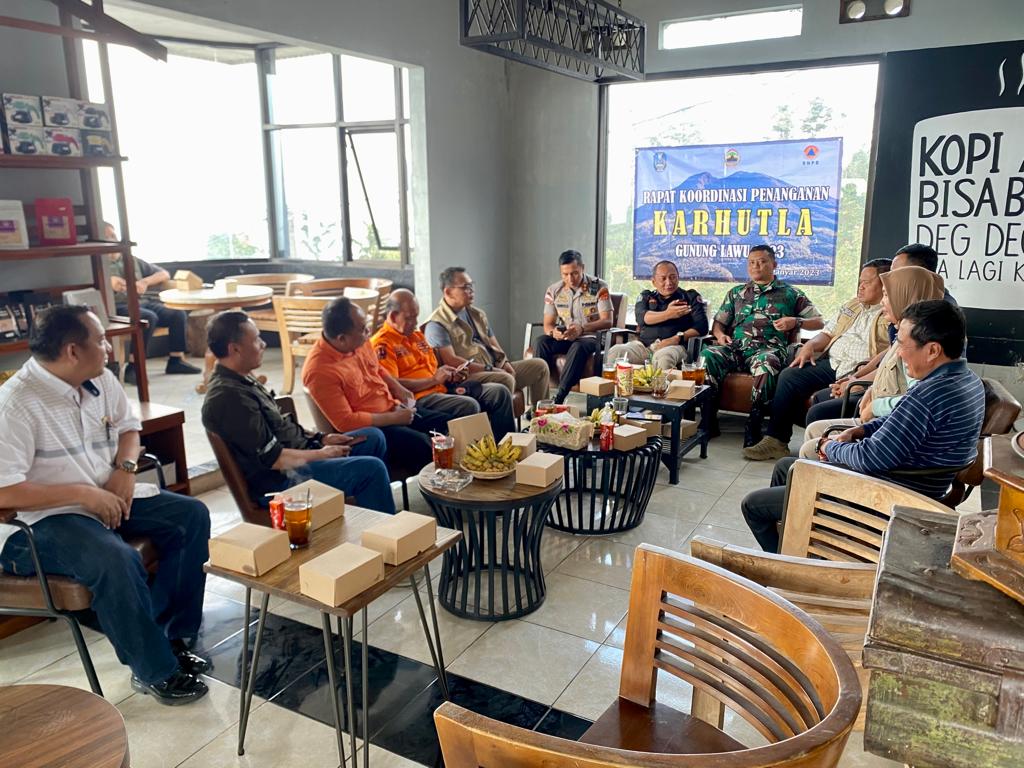 Rapat koordinasi penanganan kahutla gunung lawu. SP/Tim Humas BPBD Provinsi Jatim