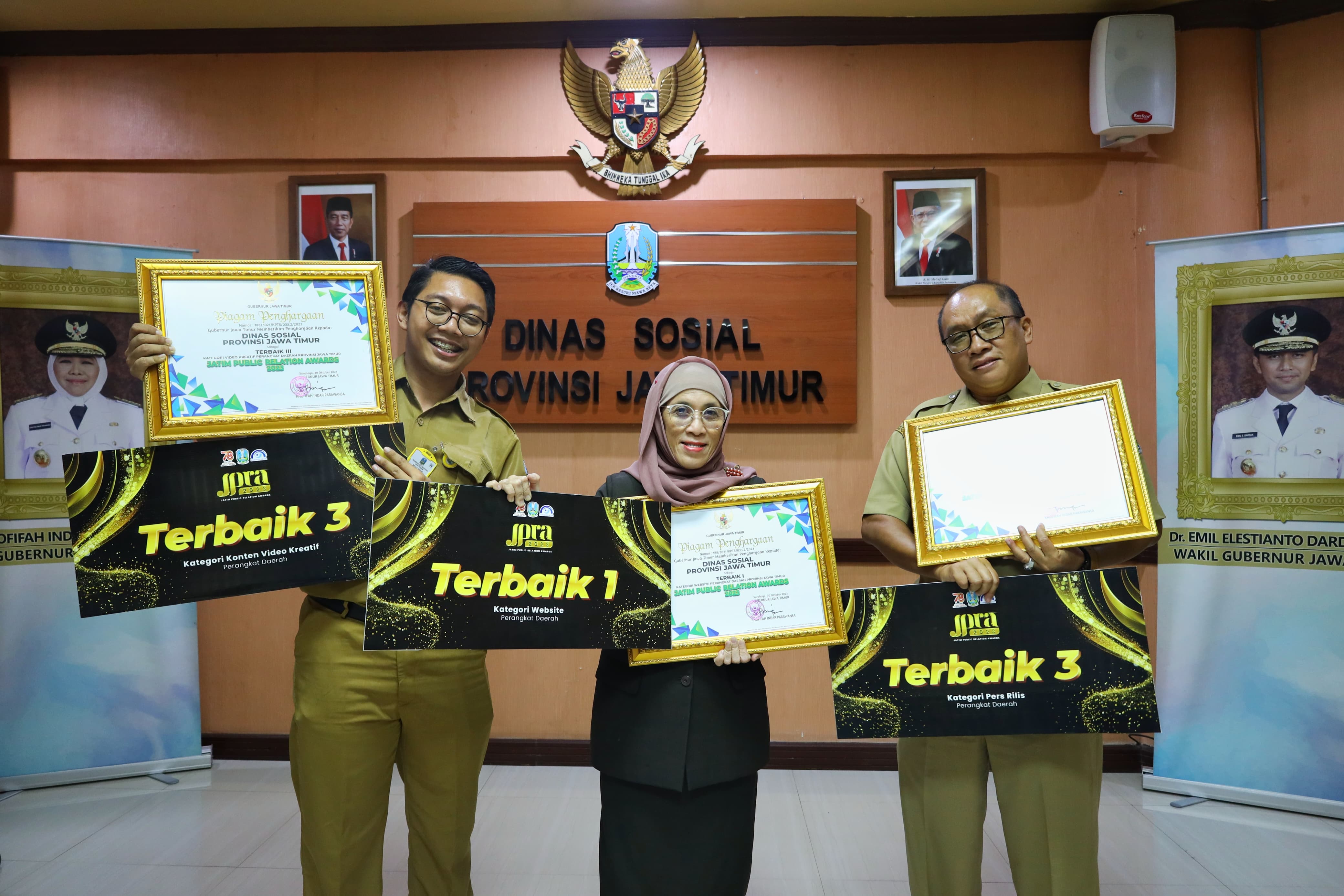Dinas Sosial Jatim berhasil menyabet 3 penghargaan sekaligus di Jatim Public Relation Award (JPRA) 2023. SP/Dinsos Prov Jatim