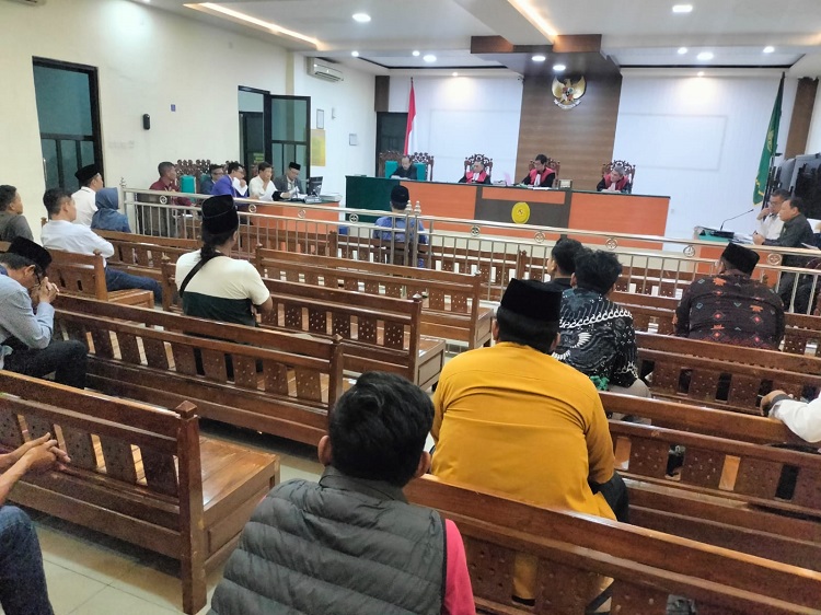 Jalannya sidang gugatan APQANU terhadap PBNU di PN Jombang. SP/ SAREP