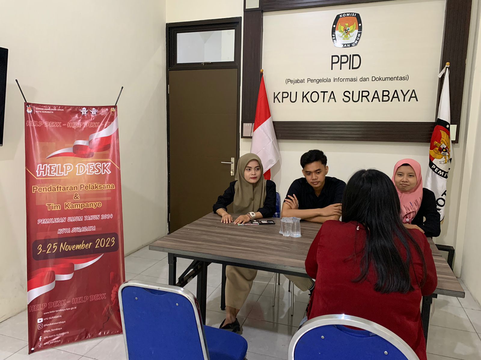 KPU Kota Surabaya membuka layanan helpdesk, yang terletak di kantor Jalan Adityawarman. SP/ALQ
