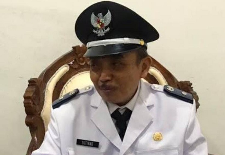 Haji Sutikno, Kepala Desa Bogempinggir, Kecamatan Balongbendo. SP/ JUM
