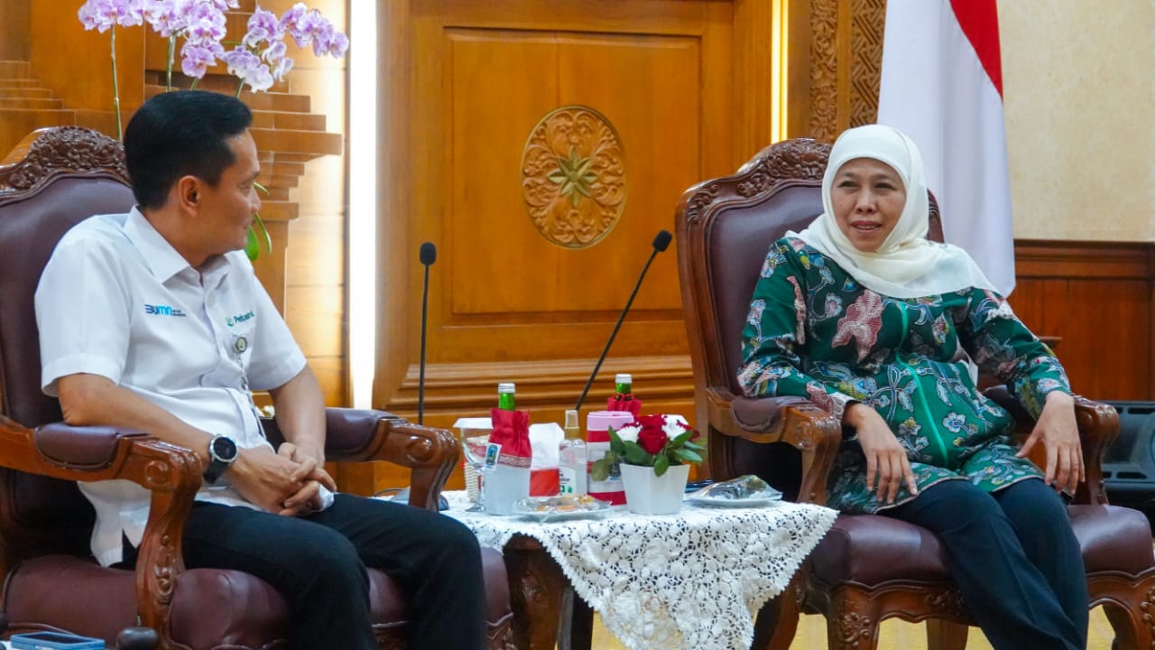 Gubernur Khofifah berserta Kepala Divisi Regional Perhutani Jatim bersinergi perkuat perekonomian perhutanan sosial. SP/Biro Adpim Pemprov Jatim