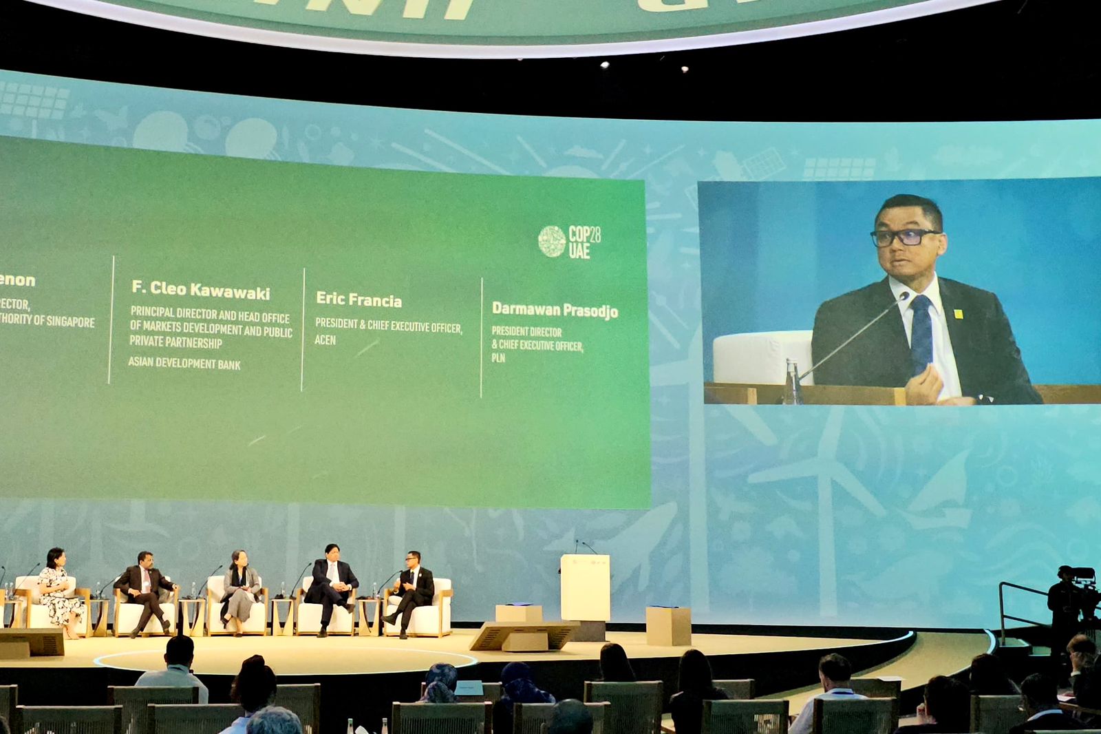 Direktur Utama PLN Darmawan Prasodjo (kanan) saat memaparkan, tantangan terbesar transisi energi terletak pada pendanaan untuk pensiun dini pembangkit batu bara. Foto/Humas PLN