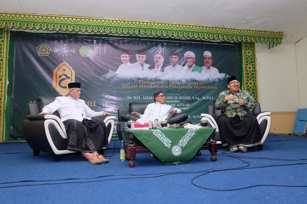 Narasumber saat menyampaikan terkait tema Fiqih Peradaban.

FOTO:SP/MUHAJIRIN