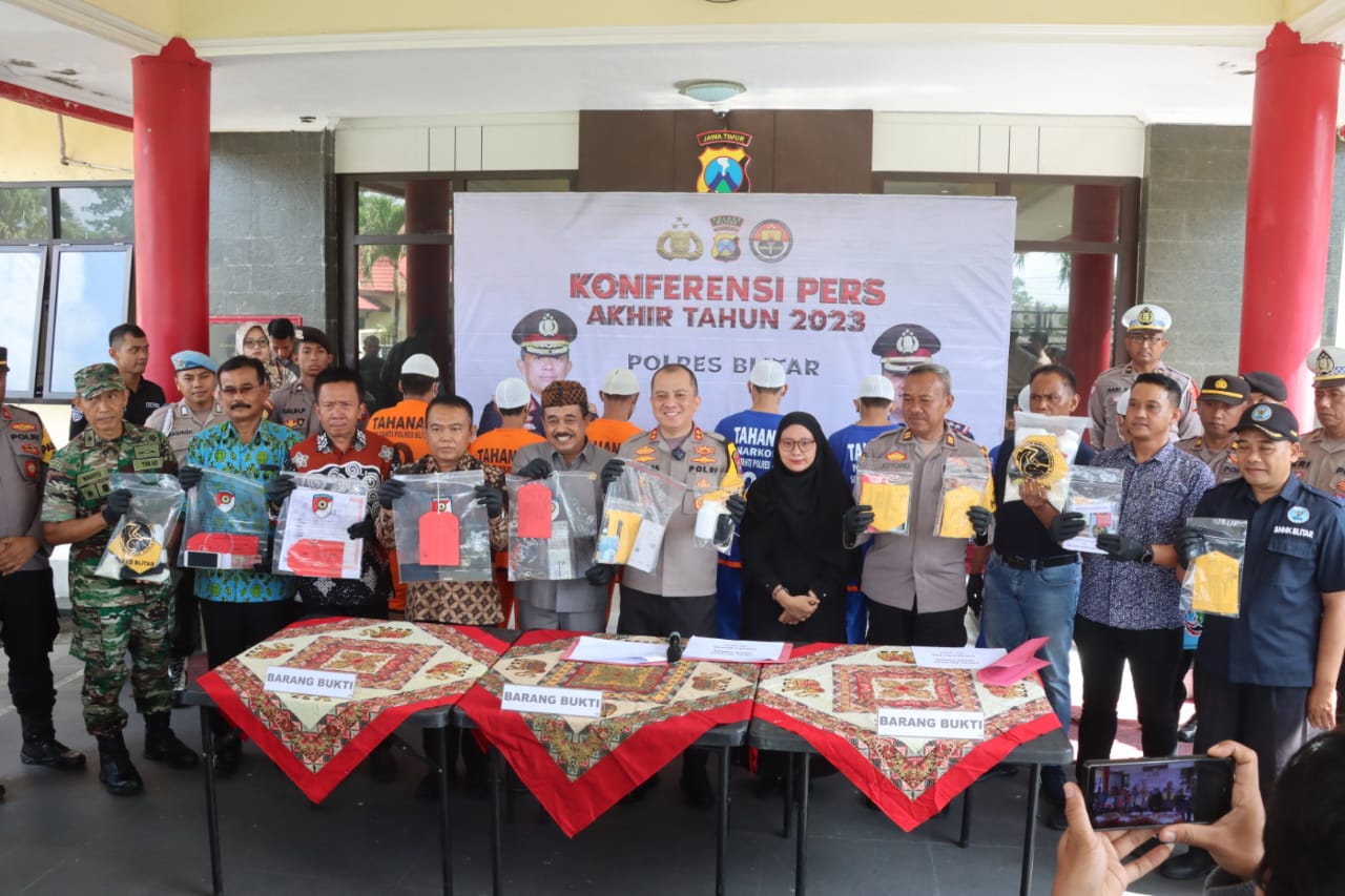 Polres Blitar merilis kasus yang berhasil diungkap selama tahun 2023. SP/Lestariono 
