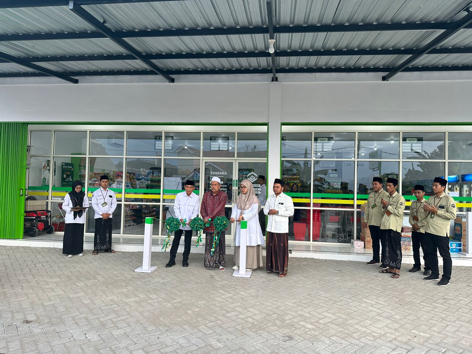 Cabang Tobaku Halal Toserba Sunan Drajat yang ada di Kalitengah resmi beroperasi.

FOTO:SP/MUHAJIRIN 